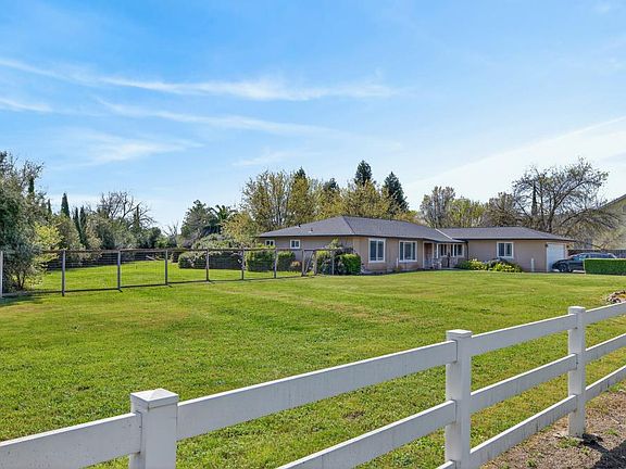 2nd image of 2455 Higgins Rd