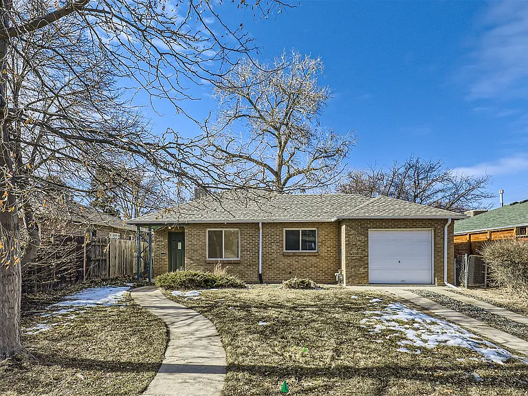 1275 Jasmine St — Photo 1
