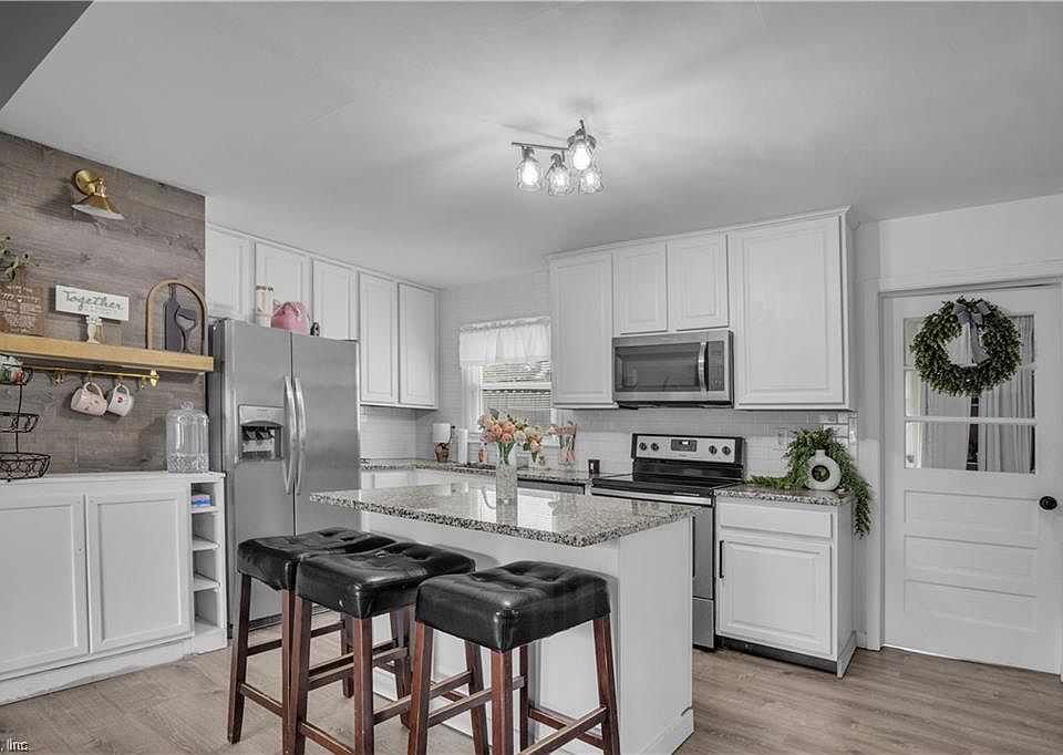 1st image of 421 Plummer Dr