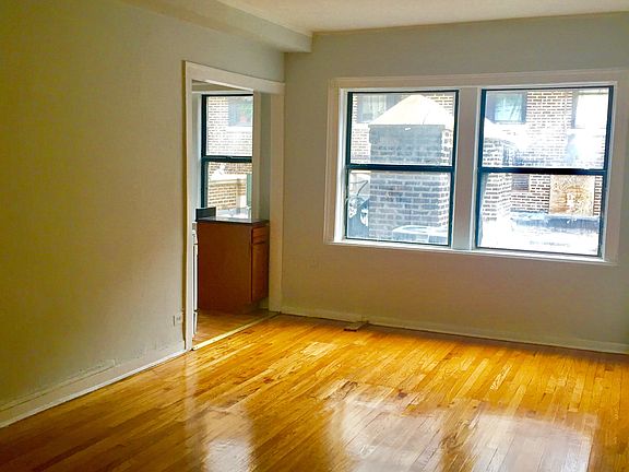 3rd image of 1555 W Hollywood Ave #223