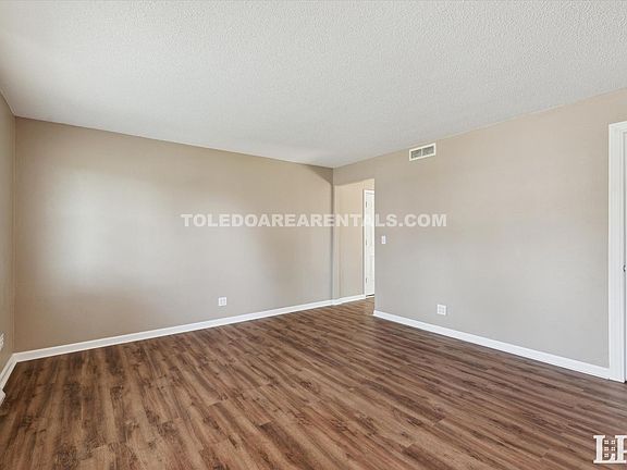 5th image of 6820 Wagoner Dr #1