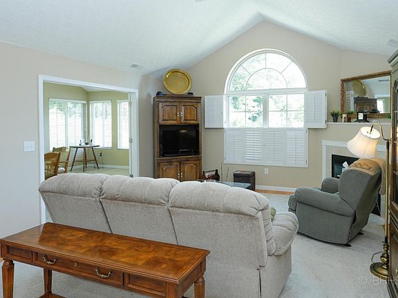 2701 Bluestone Cir-104