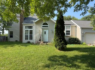 5586 W Beechwood Ln, New Palestine, IN 46163