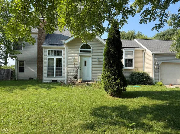 5586 W Beechwood Ln, New Palestine, IN 46163