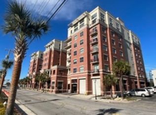 150 Bee St APT 502, Charleston, SC 29401