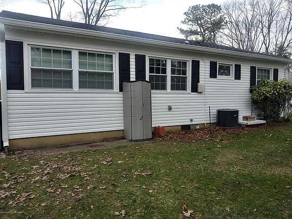 3rd image of 1 Wisconsin Ln