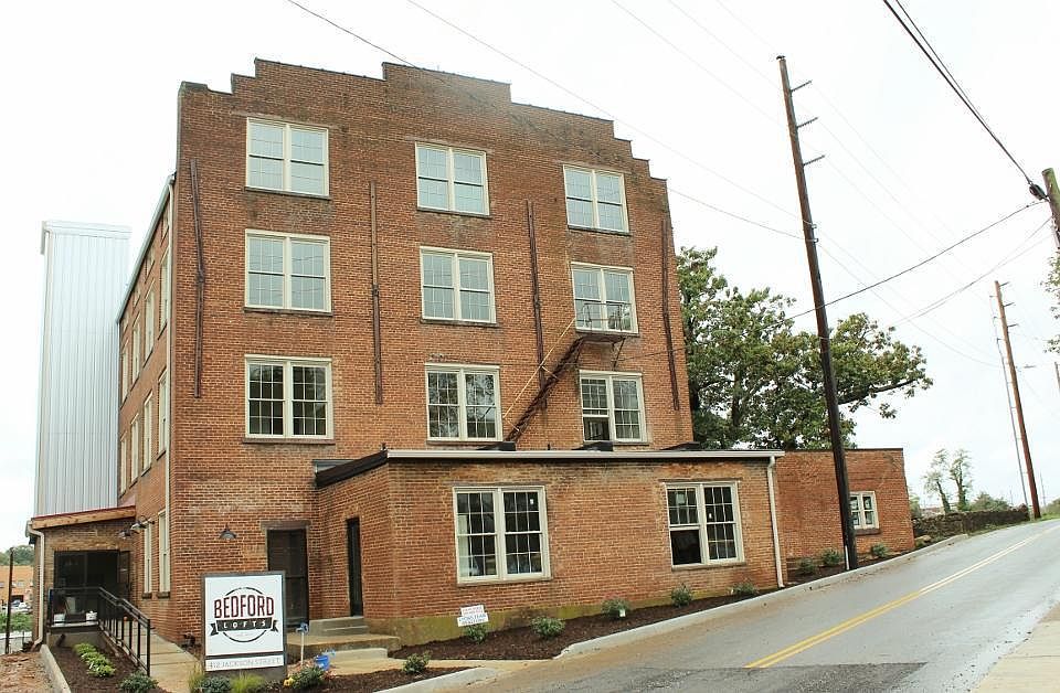 1st image of 412 Jackson St