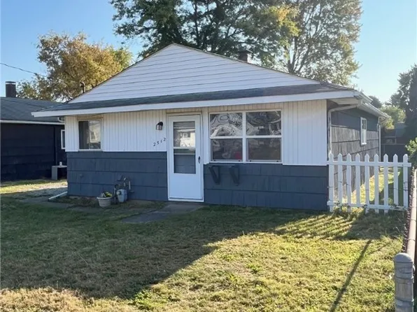 2512 Bollinger Ave NE, Canton, OH 44705