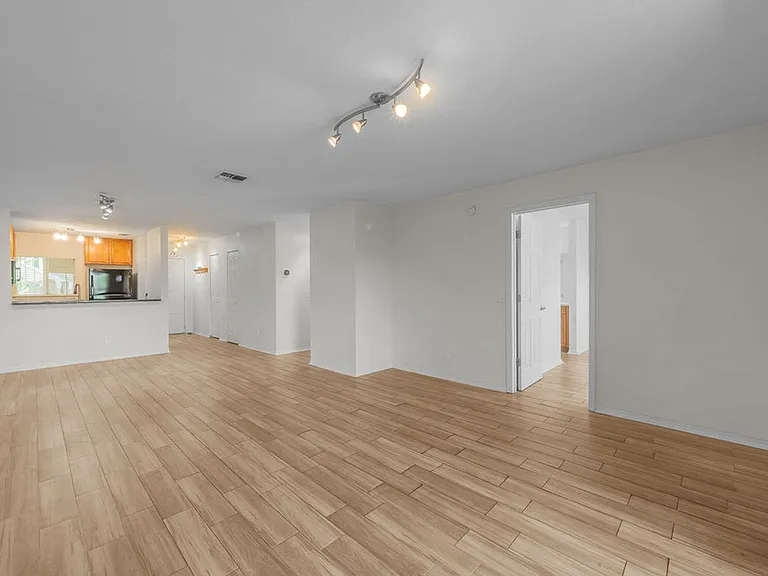 19 Arbor Club Dr #211 — Photo 12