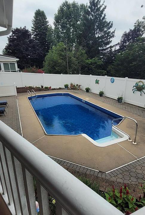 2nd image of 4079 Wimbledon Dr