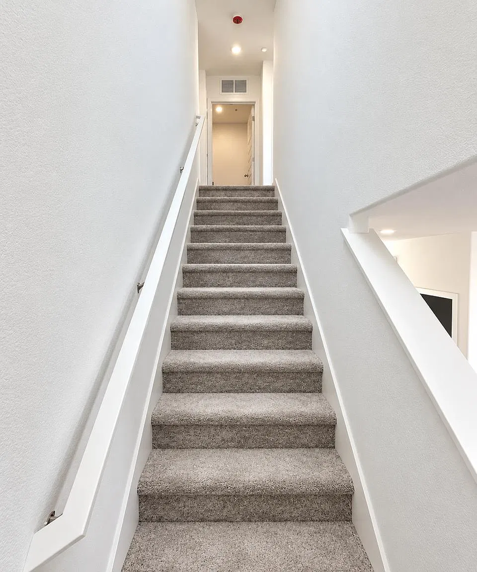 3 bed, 2.5 bath, 1454 sqft, $2,999 — Photo 4