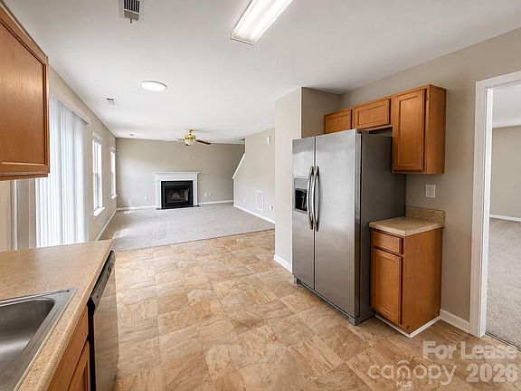 4th image of 1111 Delander Ln