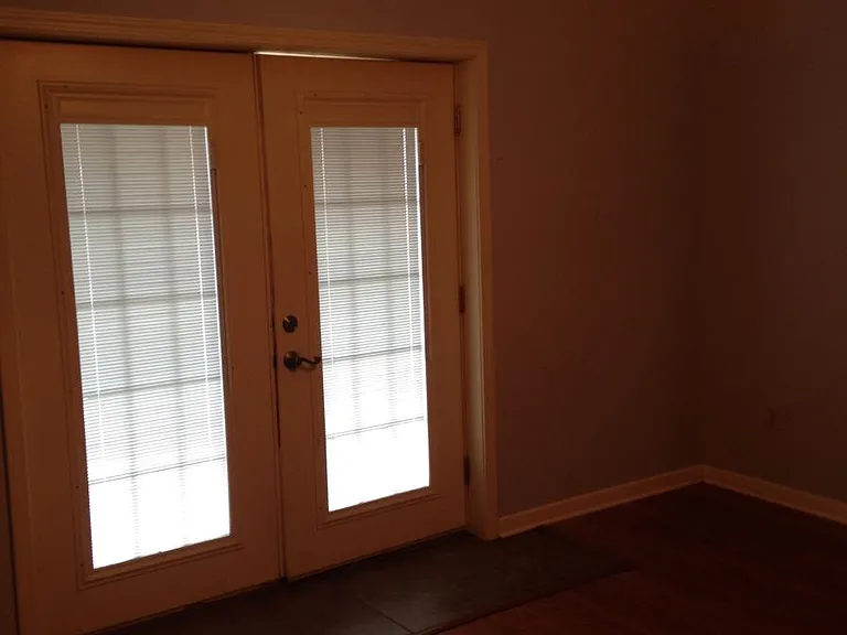 1320 Dulles Dr — Photo 2