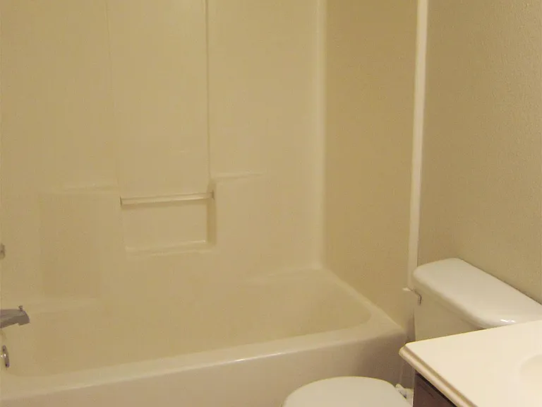300 Robin St — Photo 9