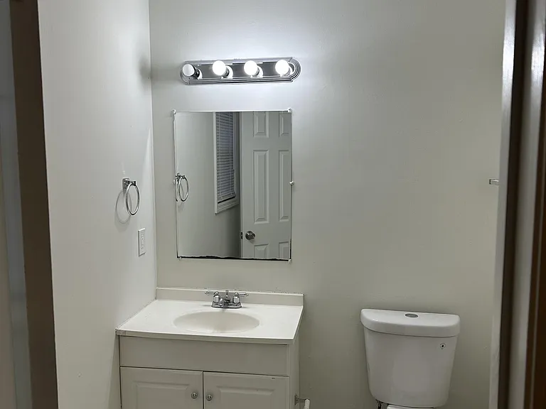 4106 Hawthorne Cir SE — Photo 17