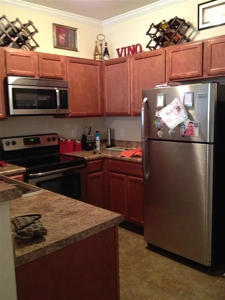 2 bed, 2.5 bath, $1,300 — Photo 3