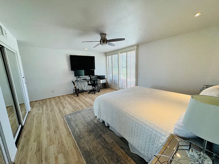 47760 Eisenhower Dr — Photo 8