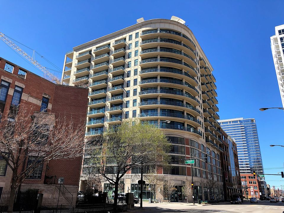 1st image of 340 W Superior St APT 1207