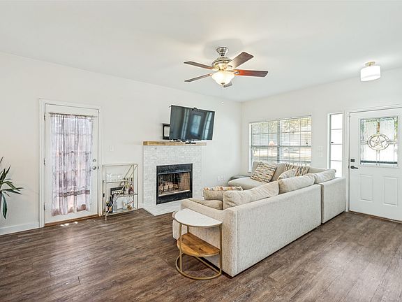 5th image of 100 S Lakeview Dr