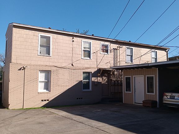 3rd image of 614 Glazebrook St APT 2