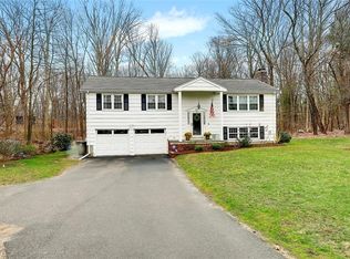 33 Aurora Dr, Cumberland, RI 02864