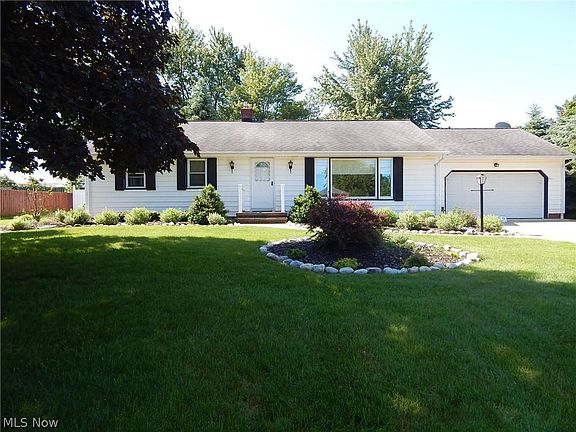 2nd image of 18439 Meadow Ln