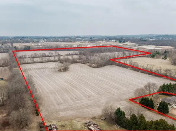 N45W23541 Lindsay Rd, Pewaukee, WI 53072