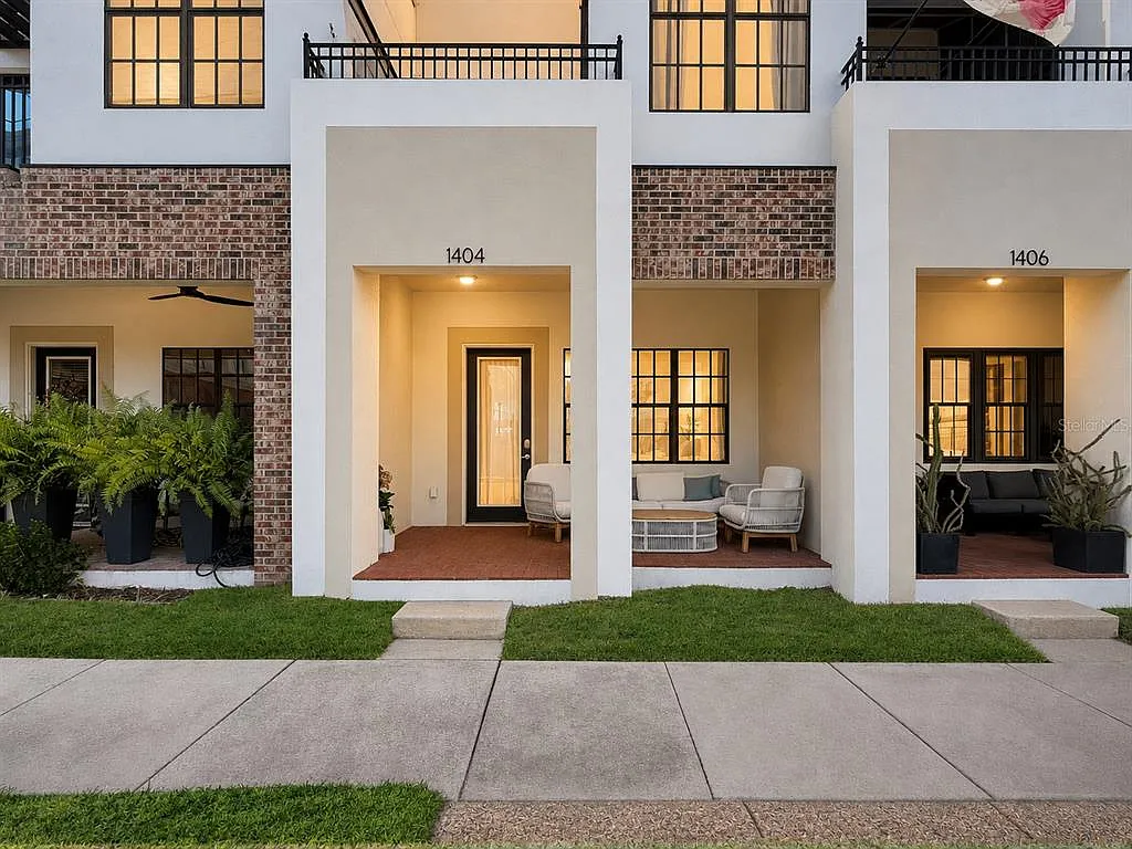 3 bed, 1.5 bath, 1298 sqft, $3,700 — Photo 1