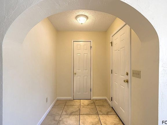 3rd image of 910 Big Tree Rd #1101