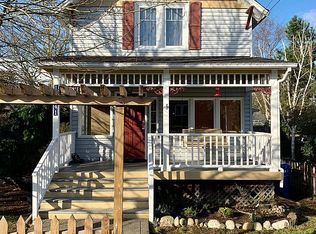 10041 42nd Ave SW, Seattle, WA 98146