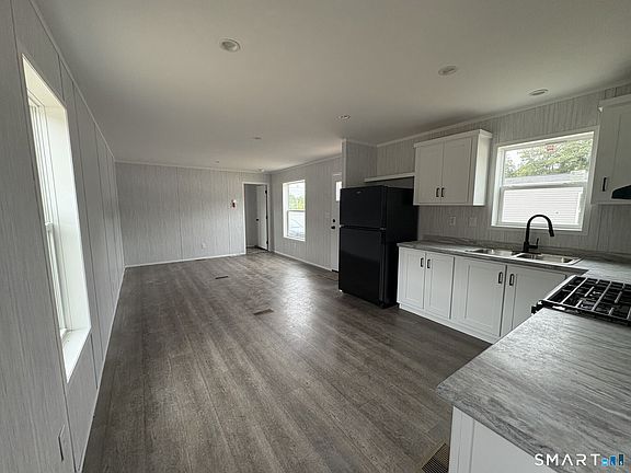 4th image of 1251-2 Old Colony Road