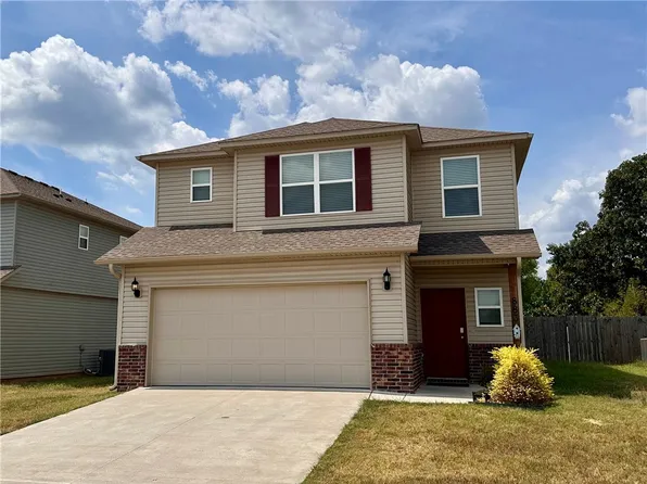 883 E Sparrow Cir, Fayetteville, AR 72701