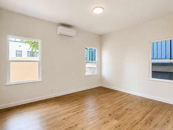 4th image of 840 6th St APT 8