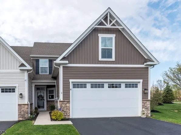 2 Sharp Shinned Ct, Washington Twp., NJ 07882