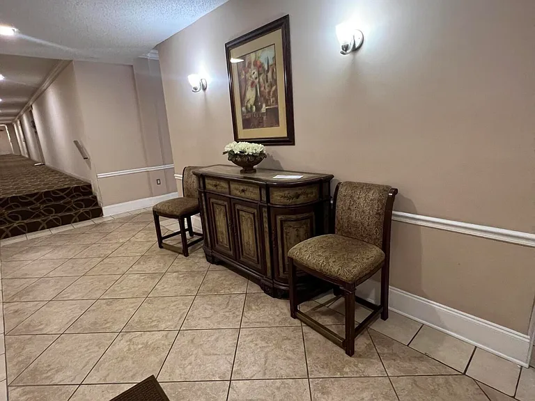 480 Executive Center Dr #2D — Photo 14