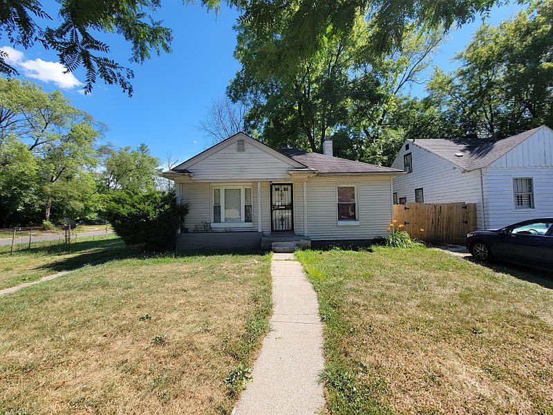 2nd image of 19401 Lyndon St