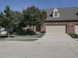 22657 Amber River Dr, Macomb, MI 48042