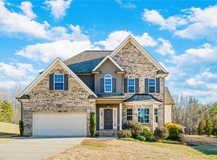 195 Northcrest Dr, Stokesdale, NC 27357