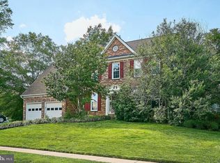 700 Huntsman Pl, Herndon, VA 20170