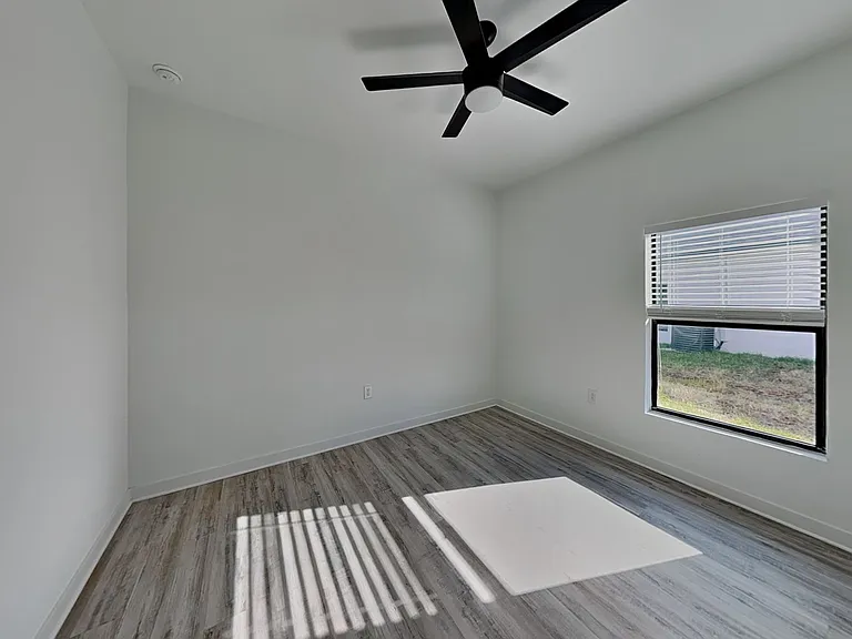 1114 Bismarck Rd — Photo 24