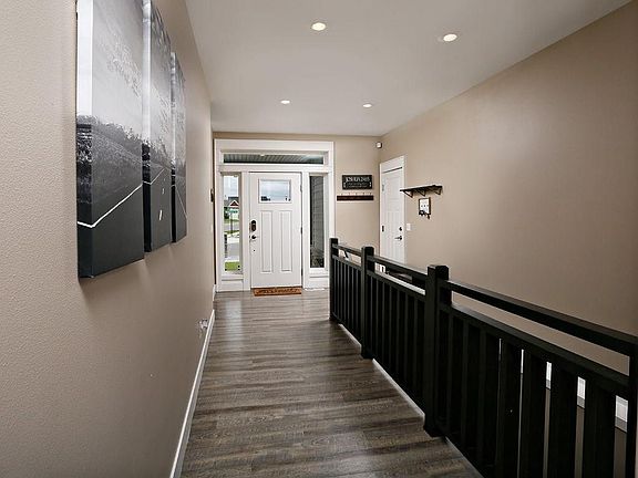 2nd image of 1105 Vineyard Way