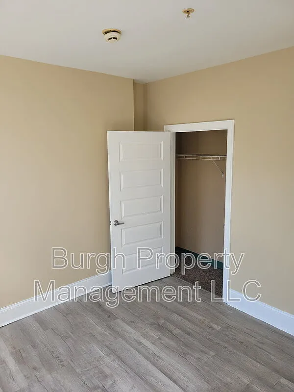 2 bed, 1.0 bath, $995 — Photo 1