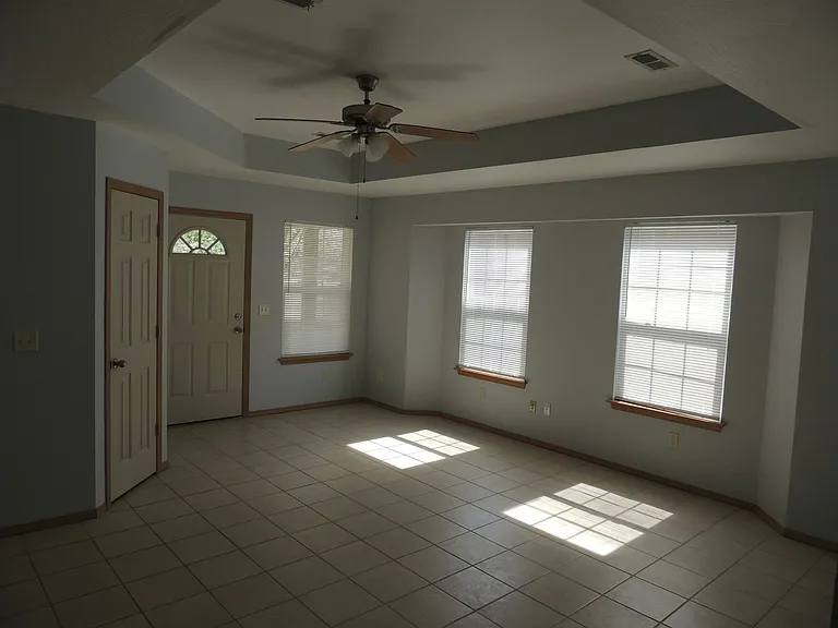 649 S Rilynn Ave — Photo 7