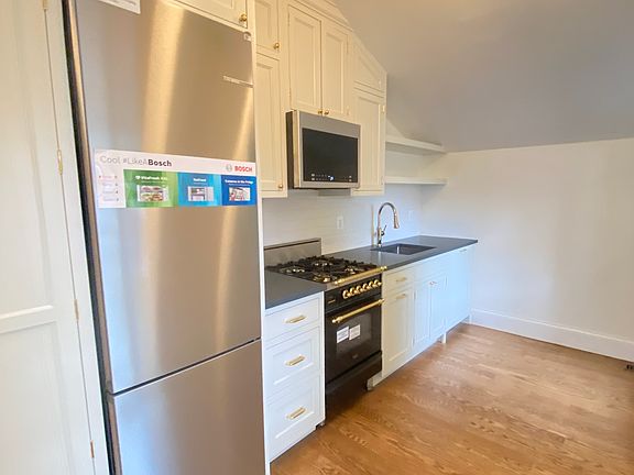 4th image of 1809 Park Rd NW #B