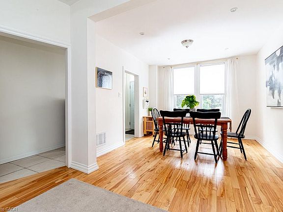 4th image of 49 Sheaffe St