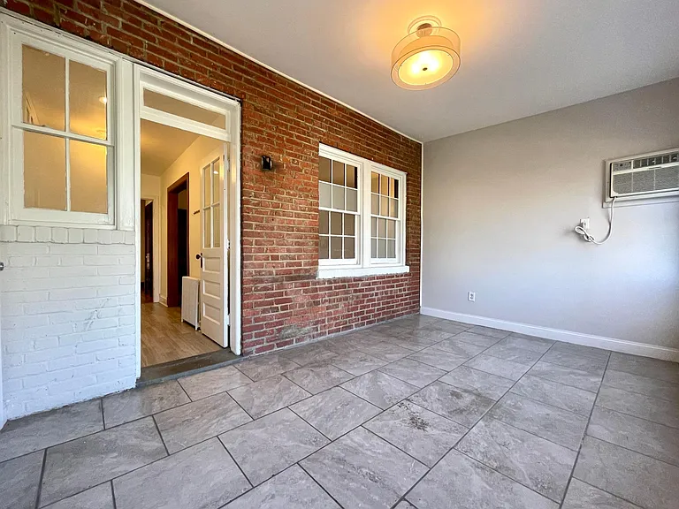 1814 C St SE #3 — Photo 11
