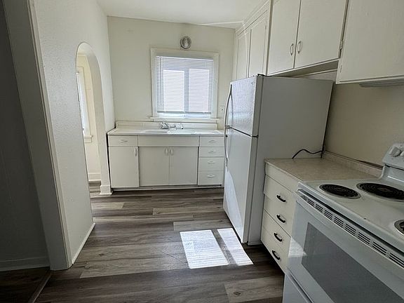 5th image of 146 16th Ave