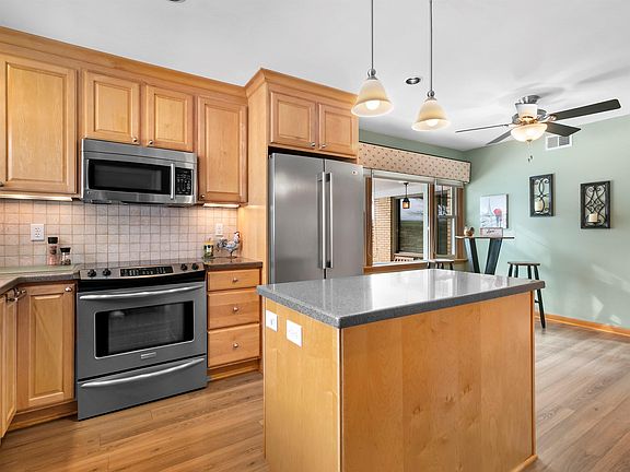 5th image of 10466 W Woodward Ave
