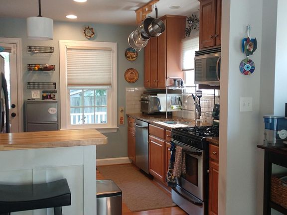 4th image of 427 E Mount Ida Ave