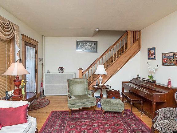 4th image of 56 Norwood Ave